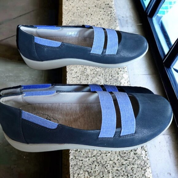 NWT CLARKS CLOUD STEPPERS ( 7 ) Sullivan Rest Navy and Light Blue - Picture 2 of 10